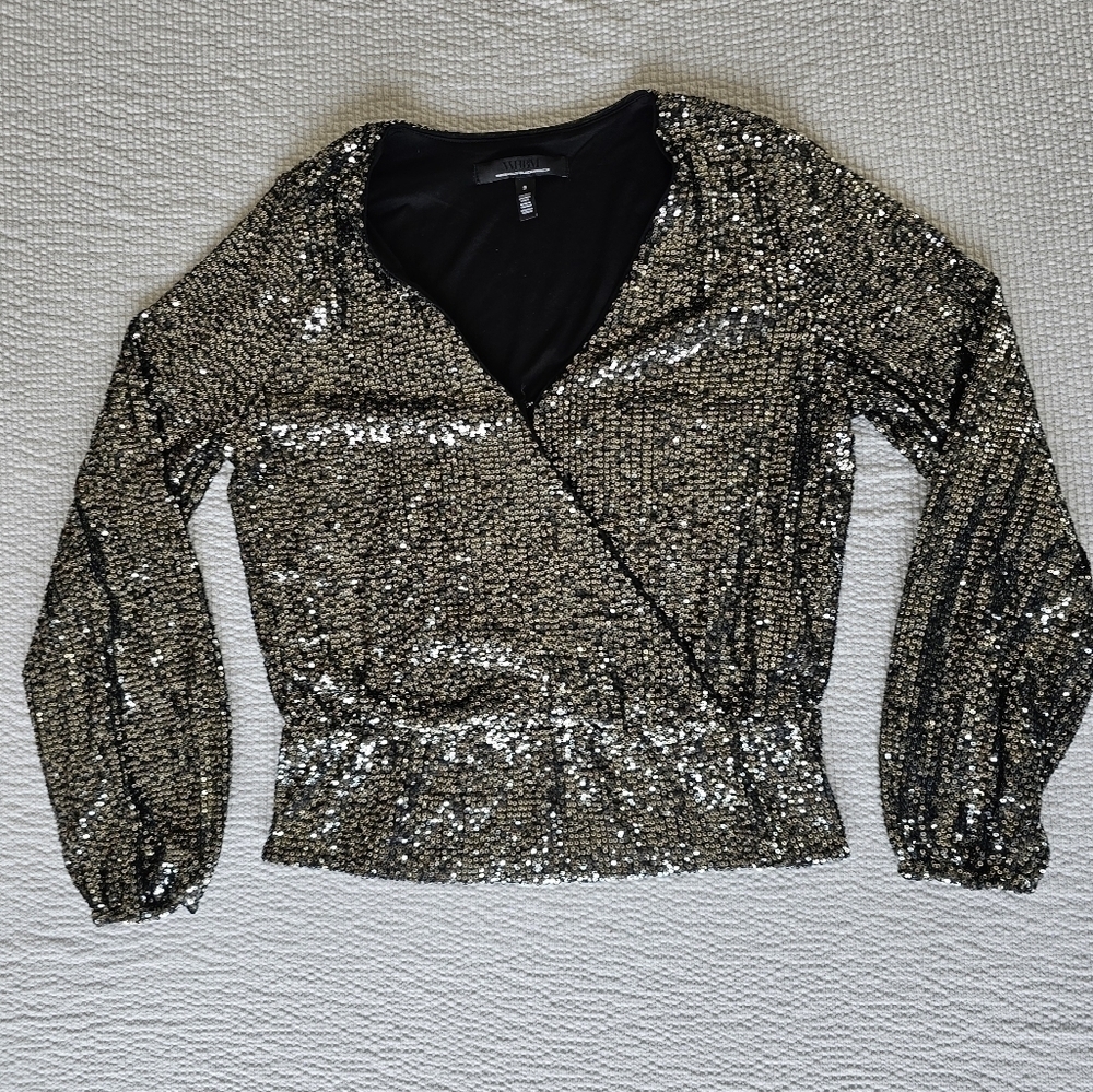 White house black market Long Sleeve Sequin Surplice Top size small silver